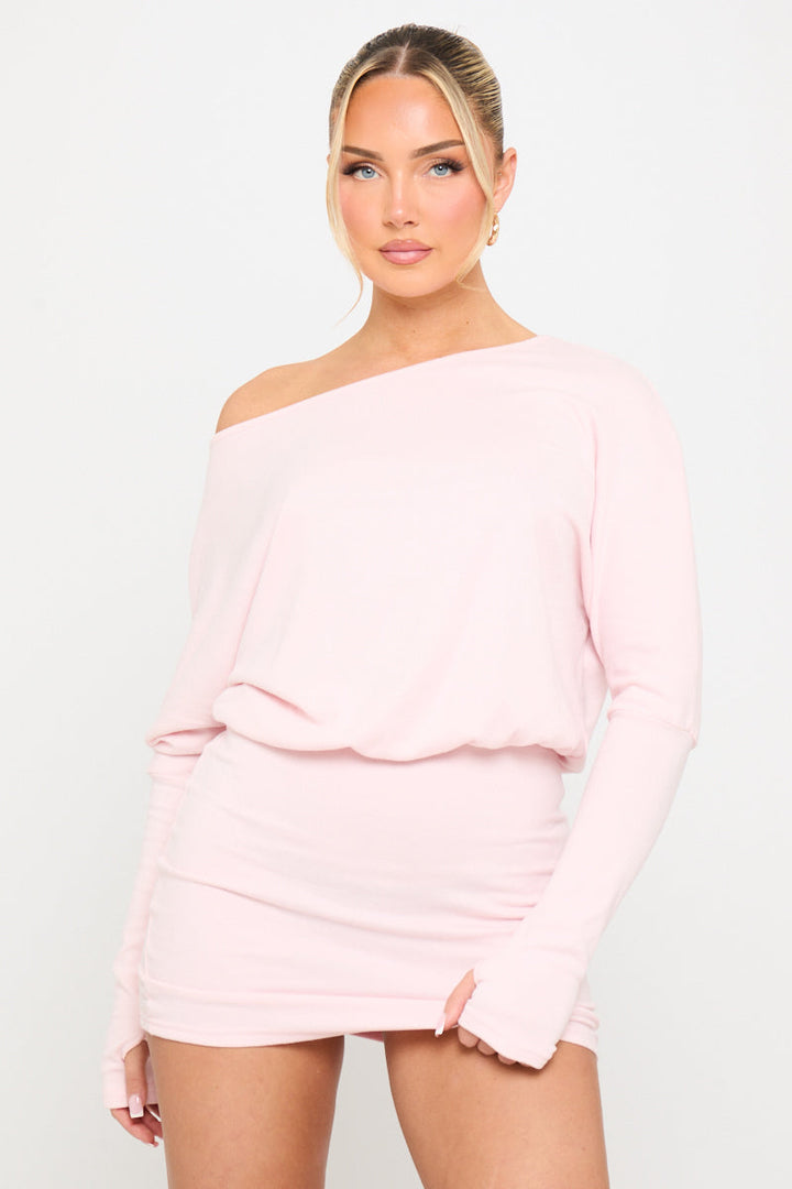 Rosa schulterfreies, langärmliges Minikleid aus Strick