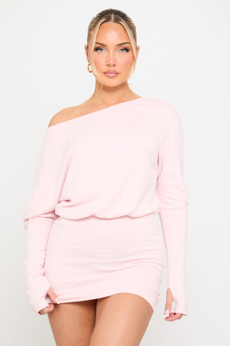 Rosa schulterfreies, langärmliges Minikleid aus Strick