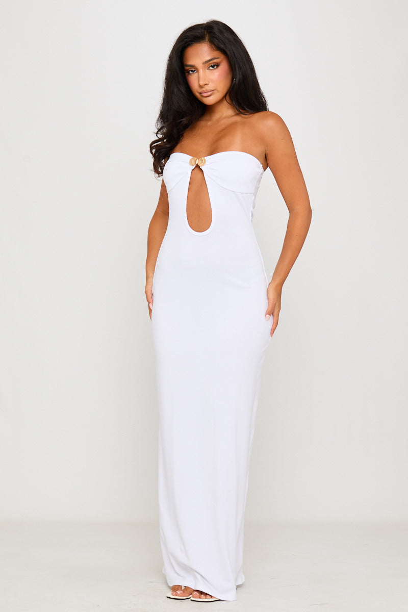Weißes Bandeau-Maxikleid mit Muscheldetail und Cut-Out