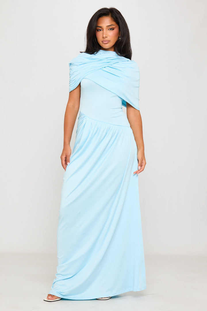 Babyblaues, drapiertes, asymmetrisches, plissiertes Maxikleid