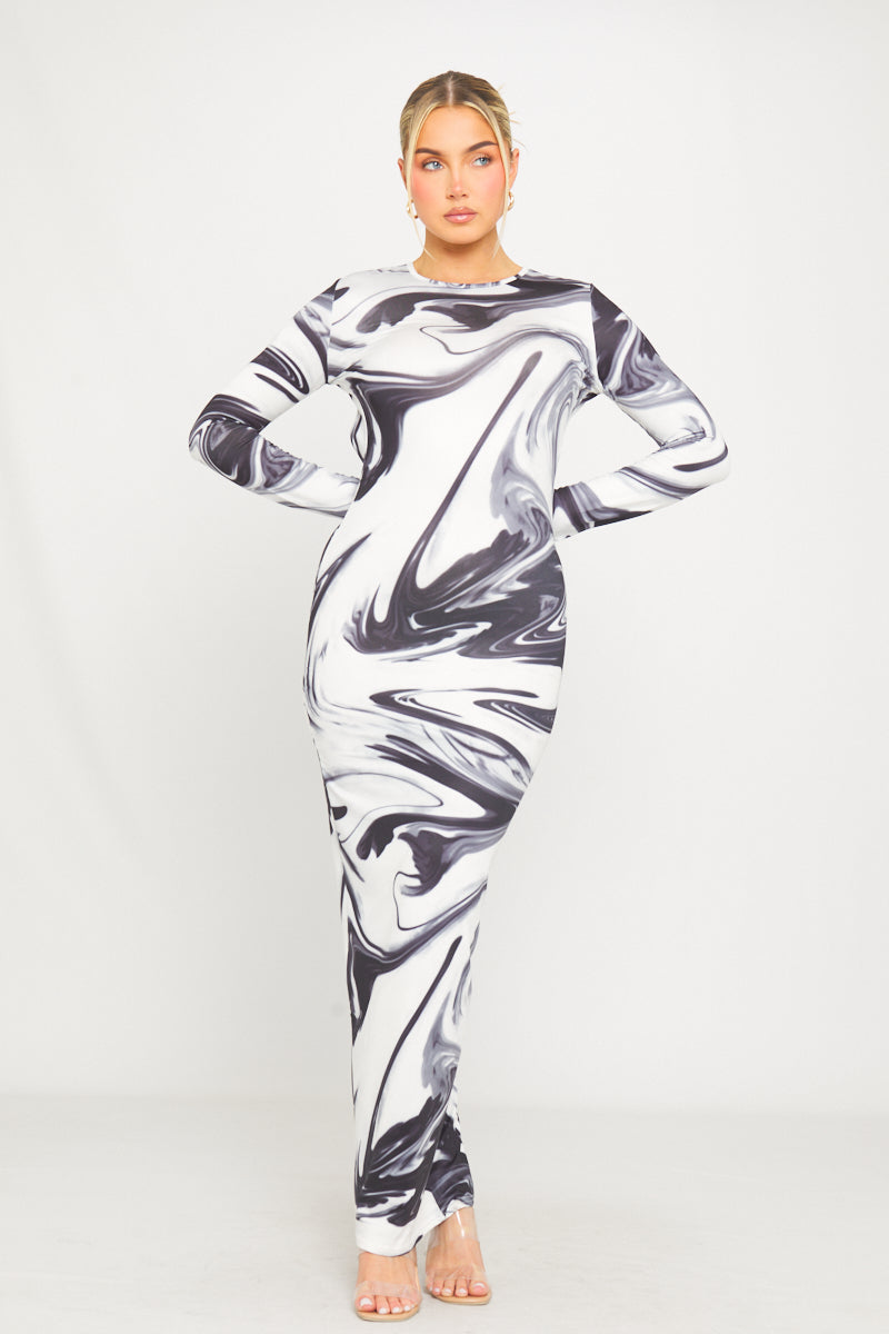 Schwarzes, langärmliges Maxikleid mit offenem Rücken und Marmormuster