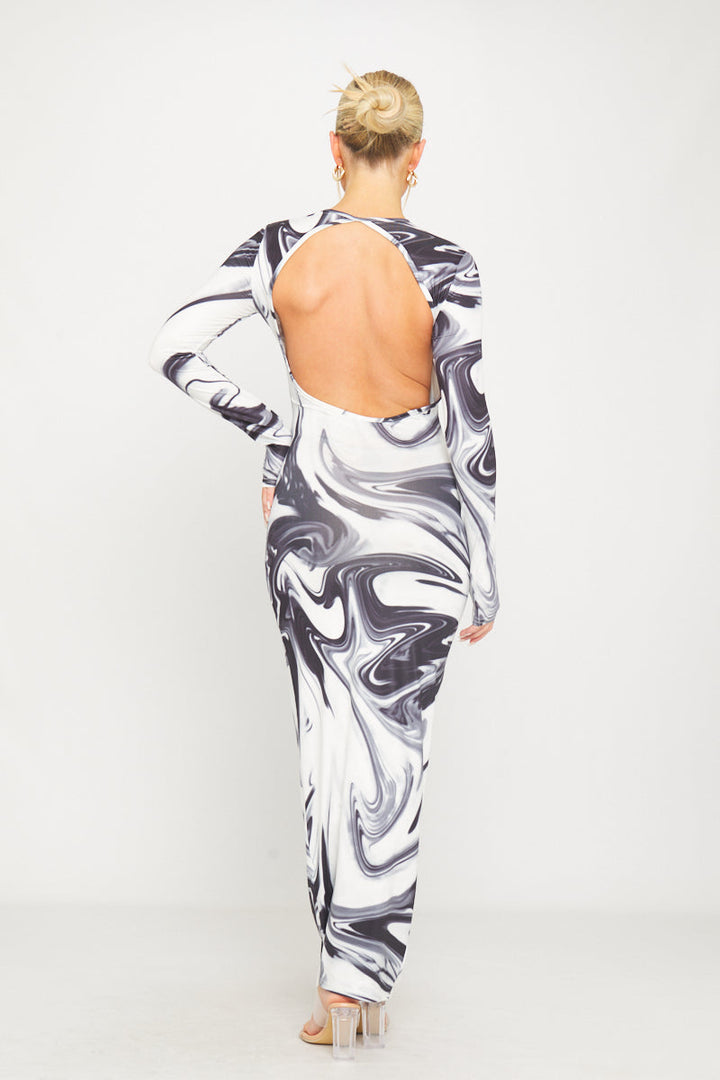 Schwarzes, langärmliges Maxikleid mit offenem Rücken und Marmormuster
