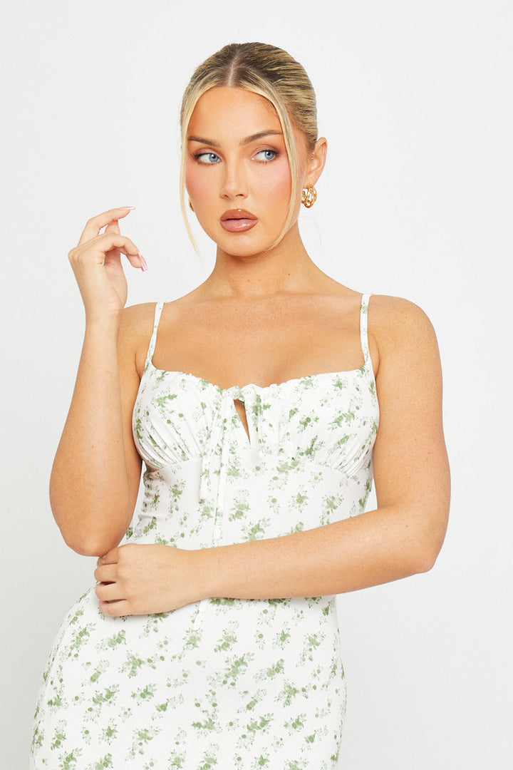 Grünes Maxikleid mit Blumenmuster und Schulterschnürung