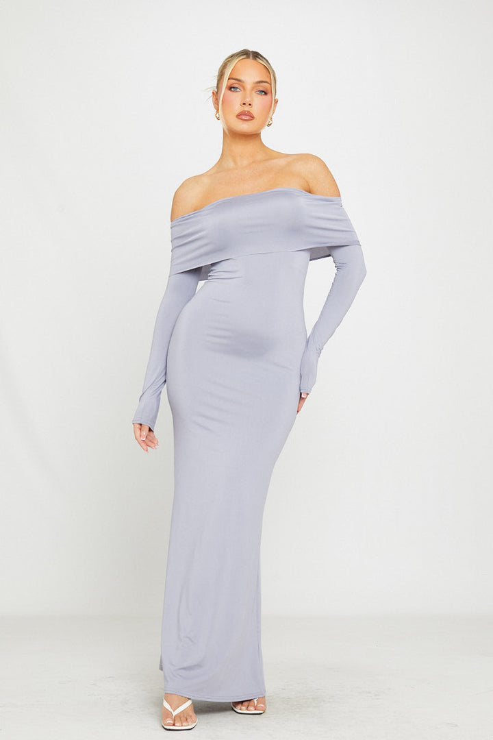 Graues, schulterfreies Maxikleid mit Umschlag und langen Ärmeln