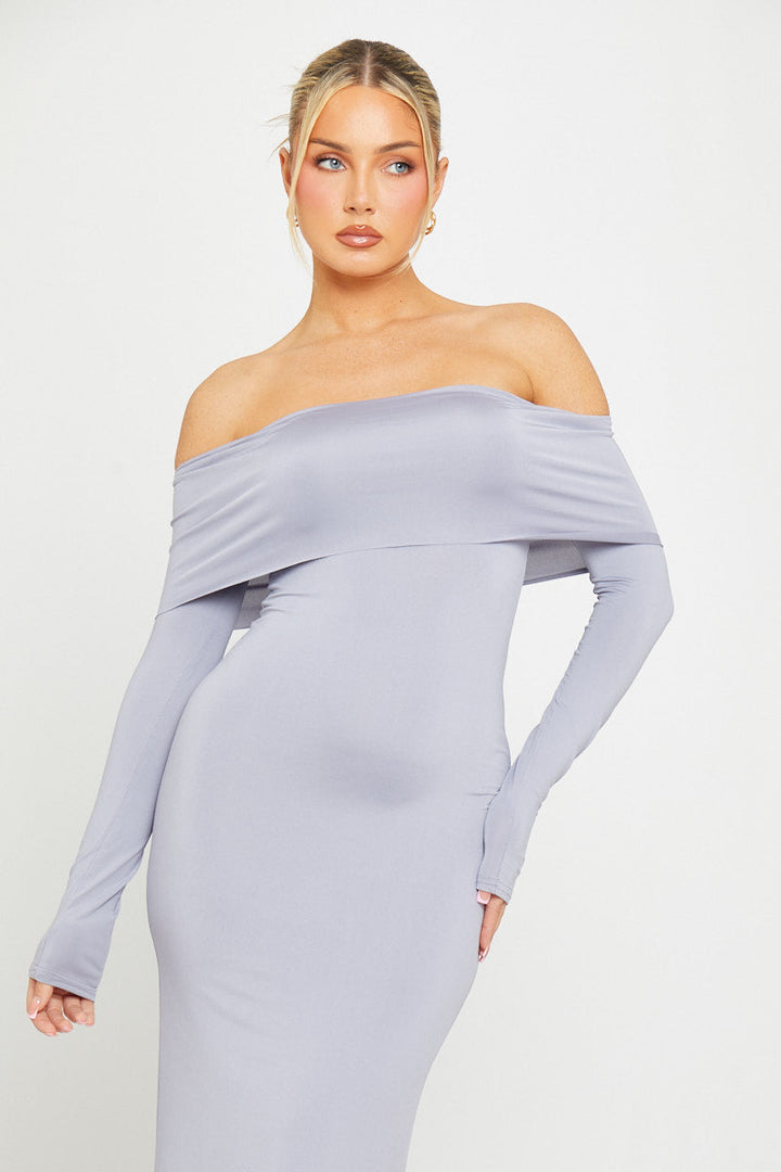 Graues, schulterfreies Maxikleid mit Umschlag und langen Ärmeln
