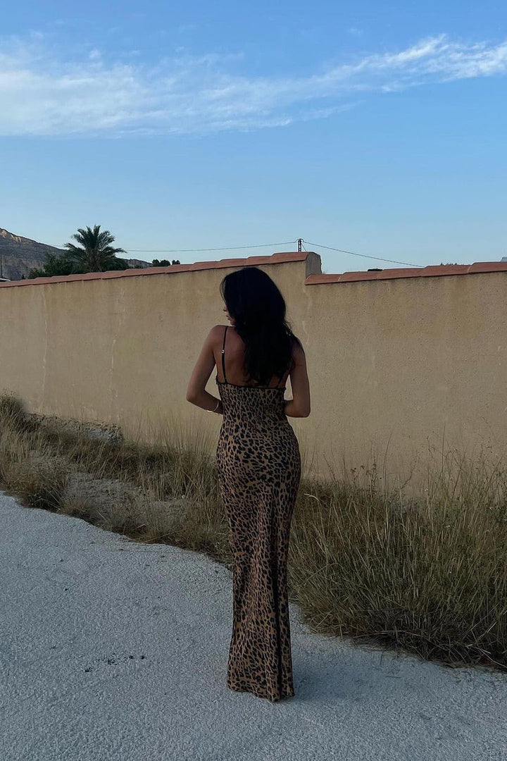 Maxikleid mit Leopardenmuster, Schlüssellochausschnitt und Cut-Outs