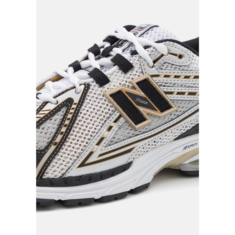 The New Balance 1906 Unisex