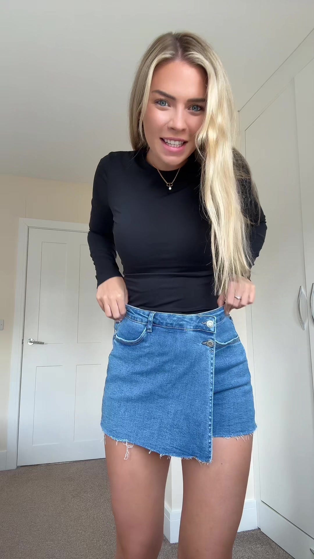 Short Skirt Sofia – Style, Comfort &amp; Confidence in One Piece