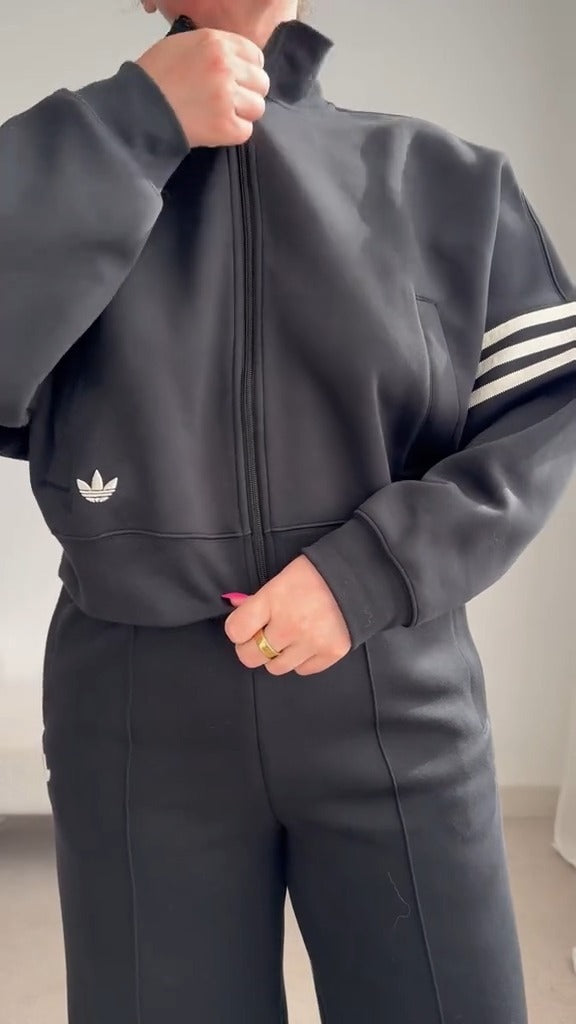 Originals™ Signature Trainingsanzug mit weitem Bein, Adidas-inspiriert